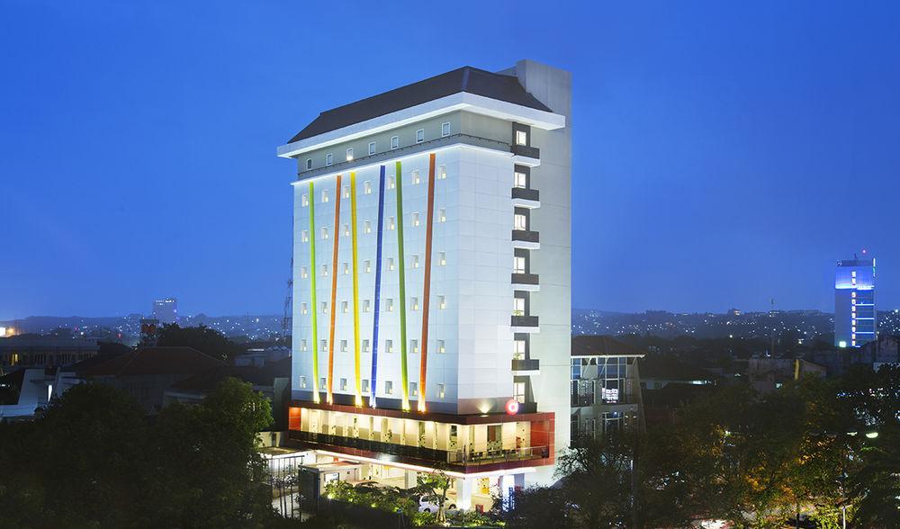Amaris Simpang Lima Hotel Semarang Exterior photo